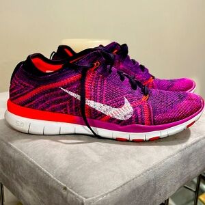 Size 6.5 Nike Free 50